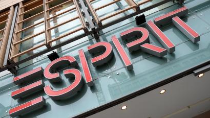 Bild: Andreas Gebert/dpa
Der Modekonzern Esprit hat beim Amtsgericht Düsseldorf Insolvenzanträge gestellt.