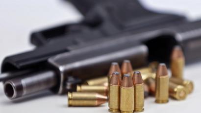 Bild: David Young/dpa/Symbolbild
Ein Bürger aus dem Landkreis Amberg-Sulzbach wird wohl auch in Zukunft auf seine geliebten Schusswaffen verzichten müssen. So will es das Verwaltungsgericht in Regensburg.