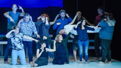 Bild: Petra Hartl
Im Stadttheater Amberg ging es bei Regisseur Winni Steinl und dem AMsemble um die „Kah Iiih“, also die Künstliche Intelligenz.