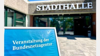 Bild: Gabi Schönberger
In der Stadthalle Vohenstrauß bringen Träger öffentlicher Belange und Privatpersonen ihre Einwände gegen den geplanten Süd-Ost-Link vor.