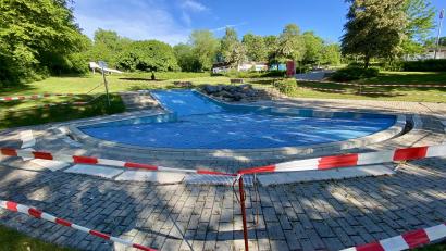 Bild: gri
Das Freudenberger Freibad öffnet am Pfingstsamstag, allerdings muss das Kleinkinderbecken gesperrt bleiben.