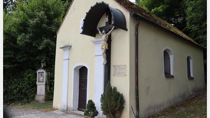 Bild: mrr
Die Sanierung der Schlossbergkapelle diskutierte der Heimatverein Unteres Vilstal Rieden bei seiner Jahreshauptversammlung.