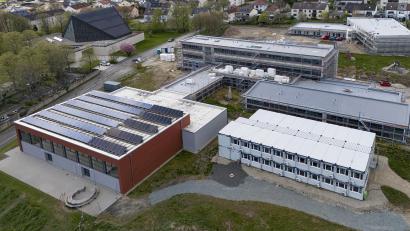 Bild: Wolfgang Erhart/exb
Die Freude über Einsparungen bei einzelnen Gewerken zur Generalsanierung der Jobst-vom-Brandt-Schule gehören der Vergangenheit an. Der Kostenrahmen wird nun erstmals gerissen und erhöht sich von 10,2 Millionen Euro auf 10,8 Millionen Euro.