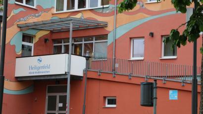 Bild: Alexandra Brückl
Seit 2006 werden in der Heiligenfeld Klinik Waldmünchen Menschen mit psychosomatischen Erkrankungen behandelt; im Frühjahr 2025 wird das Fachkrankenhaus geschlossen werden und die Patientenversorgung nach Bad Wörishofen verlagert.