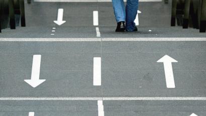 Symbolbild:  Jens Kalaene/dpa
Kaum eine berufliche Laufbahn verläuft stets linear – wer gut mit Rückschlägen umgehen will, sollte bereit zur Reflexion sein.