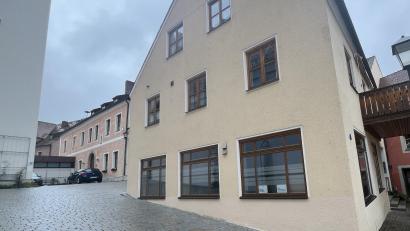Bild: sns
Agentur und Café statt Friseursalon im Anwesen Mardanow.