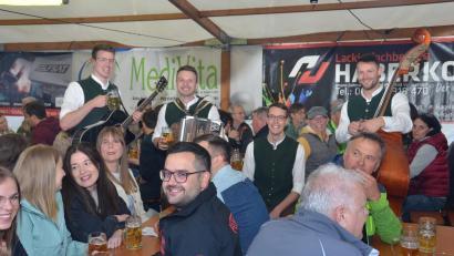 Bild: dob
Zünftig spielten die vier Musikanten von "Vogelwüd" auf.