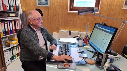 Bild: Jessica Fechner
Bernhard Steghöfer trägt auf seiner privaten Internetseite seit vielen Jahren sämtliche Jubiläen und Ereignisse der Zeitgeschichte des Landkreises Neustadt/WN und der Stadt Weiden ein.