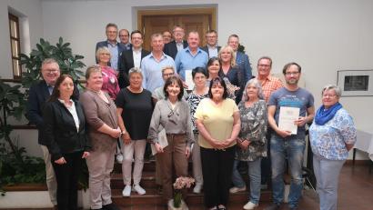 Bild: Klinikum/Dietl/exb
Den Mitarbeitern des Klinikums wurde für ihr jahrelanges und unermüdliches Engagement gedankt.