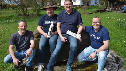 Bild: jr
Sechs Samstage lang hat das Quartett von „Confusion“ für das Revival-Konzert am Montag, 27. Mai, in Pleußen geprobt. Markus Erl, Tom Suchanek, Werner Faltenbacher und Markus Fischer (von links) versprechen ein abendfüllendes Programm mit vielen Hits von damals und heute.