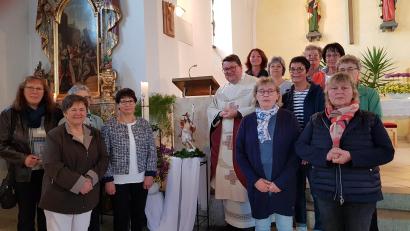 Bild: Peter Garreiss
Der Frauenbund Moosbach spendete für die Filialkirche St. Johannes der Täufer in Tröbes die Figur des auferstandenen Christus.