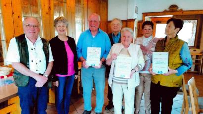 Bild: Waldfreunde Rosenberg/exb
Es ist die letzte Jubilarehrung bei den Waldfreunden Rosenberg: (von links) Schriftführer Eberhard Glöggler, Dritte Bürgermeisterin Hildegard Geismann, Helmut Lössl, Altbürgermeister Gerd Geismann, Renate Conchedda, Zweite Vorsitzende Gisela Klein, Therese Stepper.