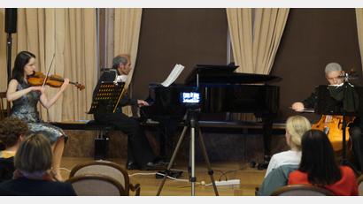 Bild: wel
Das Ensemble "TRIOnfal" mit Susanne Hofmann, Gustavo La Cruz und Carlos Nozzi (von links) präsentiert den Tango Argentino meisterhaft