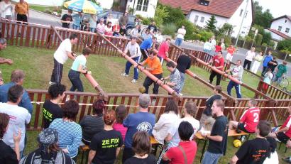 Archivbild: att
Das Menschenkicker-Turnier 2007 war ein voller Erfolg für Jung und Alt.
