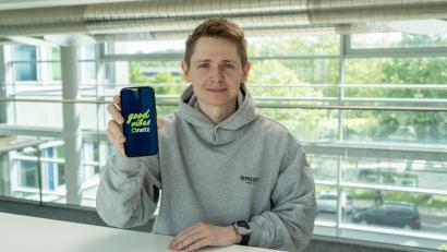 Bild: Marco Meier
"Good Vibes Onetz" heißt der neue sichere Ort im Onetz. Dort gibt es keine Nachrichten über Aufreger, Unfälle oder andere negative Schlagzeilen zu lesen. Social-Media-Volontär Dominik Mark ist für die Auswahl der guten Nachrichten zuständig.