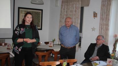 Bild: bjp/exb
Für seinen Vorsitzenden Robert Schön (Mitte) sucht der HAK einen Nachfolger. Kreisehrenamtsbeauftragte Sarah Matzke und Bürgermeister Roman Schäffler sind zuversichtlich, dass dies gelingen wird.