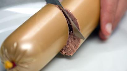 Symbolbild: Federico Gambarini/dpa
Beim Oberverwaltungsgericht in Münster ging's um die Wurst.