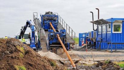 Bild: Tennet/exb
Das Bild zeigt die große Maschine für das Bohrspülverfahren.