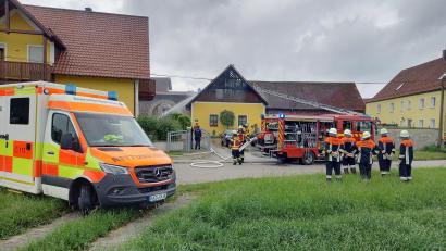 Archivbild: bl
Die Feuerwehren unter Einsatzleitung des Diendorfer Kommandanten Rudolf Scharf bekämpften den Brand am Freitag von zwei Seiten.
