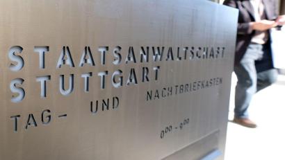 Bild: Bernd Weißbrod/dpa
Die Staatsanwaltschaft Stuttgart nimmt ein Fußball-Fanvideo mit rassistischen Parolen unter die Lupe.