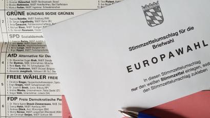 Bild: wb
Am 9. Juni wird das Europäische Parlament neu gewählt. Wer die Unterlagen für die Briefwahl über das Online-Verfahren beantragen möchte, muss die unterschiedlichen Fristen der Gemeinden beachten.