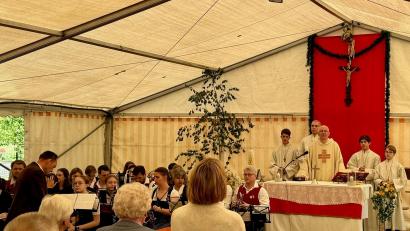Bild: Thomas Held/exb
Den Festgottesdienst zur Gailoher Kirwa hielt Pfarrer Alois Berzl.
