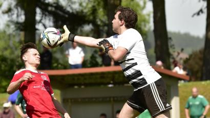 Bild: mhs
Der TSV Dieterskirchen (rechts Torwart Thomas Ebner) war in der Kreisliga-Relegation erfolgreich.