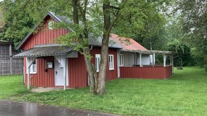 Bild: tok
Für das Schützenheim mit Terrassenanbau und Grünfläche hat sich ein neuer Nachmieter gefunden. Das Inventar wird verschenkt und verkauft, heißt es vonseiten des Vereins.