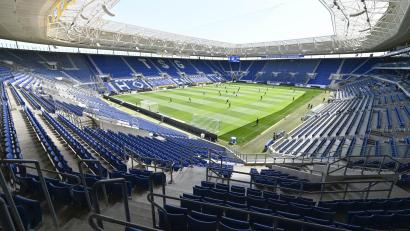 Archivbild: Thomas Kienzle/dpa
Die Theuerner Fußballerinnen kriegen auch eine Stadionführung in Sinsheim.
