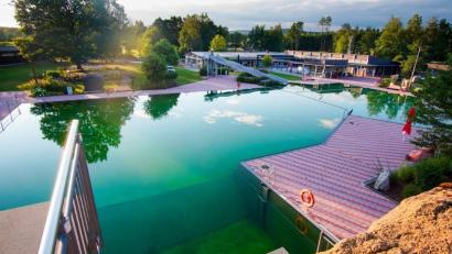 Archivbild: Naturerlebnisbad Immenreuth/exb
Fünf Meter ist der Sprungturm im Naturerlebnisbad in Immenreuth hoch. In ein paar Wochen startet die Freibadsaison 2021.