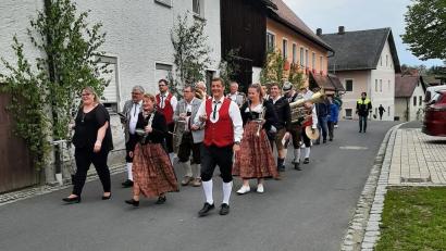 Bild: Josef Söllner/exb
Am Tag vor Fronleichnam steht in Ebnath der "Zapfenstreich" auf dem Programm.