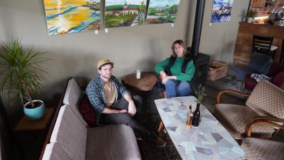 Bild: kaz
Seit einem Jahr gibt es in Kemnath ein neues Gastro- und kulturelles Angebot: das Kulturcafé. Renate und David Pressler blicken auf ihr erstes Jahr zurück und haben auch in Zukunft noch viel vor.