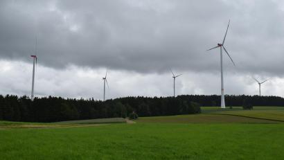 Bild: bnr
Der Windpark Pamsendorf ist bisher die einzige Windkraftanlage im Stadtgebiet von Pfreimd. Die ausgewiesene Vorrangfläche zwischen Weihern und Pfreimd rückt in das engere Interesse von Investoren.