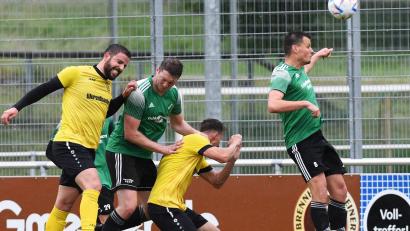 Bild: Büttner
Einen Kampf auf Biegen und Brechen lieferten sich der TSV Reuth und die SG Seugast/Schlicht II am Freitagabend in Pirk.