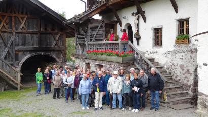 Bild: Manfred Schaller/exb
Die Wanderfreunde in Brixen.