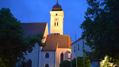 Bild: bnr
Die Stadtpfarrkirche von Pfreimd wird auch weiterhin bis 23 Uhr angestrahlt. Ein gegenteiliger Antrag fand keine Unterstützung im Stadtrat.