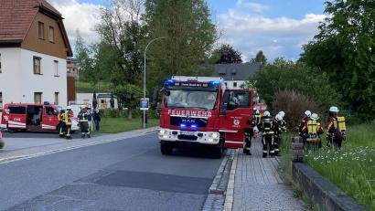 Bild: Benedikt Drehobel /exb
Die Feuerwehren aus Brand, Ebnath, Fuhrmannsreuth und Schurbach übten gemeinsam.