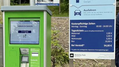 Bild: Matthias Bäumler/fph
Der Kassenautomat lässt sich einfach bedienen. Wenn 50 Leute davorstehen, dauert das Bezahlen dennoch lange.
