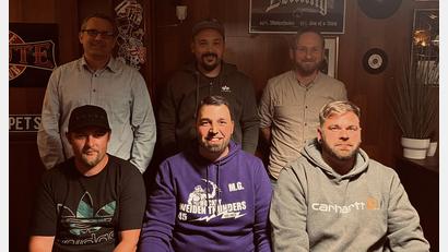 Bild: Gössl/exb
Die Führungsriege des Eishockeyvereins Thunders Weiden.