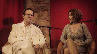 Bild: Peter Hetzmannseder/exb
Hannah Zitzmann und und Andreas Belwe in "Talk mit Kafka"