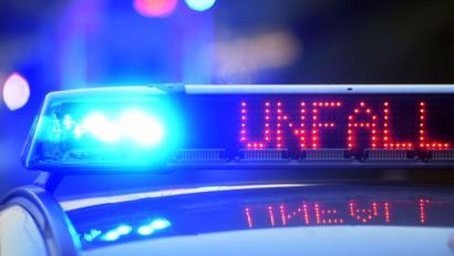 Symbolbild: Stefan Puchner/dpa
Ein Leichtverletzter und 1000 Euro Schaden sind die Bilanz eines Verkehrsunfalls in Marktredwitz.