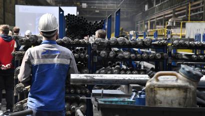 Archivbild: Petra Hartl
Das Rohrwerk Maxhütte ist das letzte Überbleibsel der einst großen Sulzbach-Rosenberger Montanindustrie. Nun ist es gelungen, die bereits zweite Insolvenz auf den letzten Drücker abzuwenden. Für die Mitarbeiter endet eine Phase größter Unsicherheit. Doch vollständig saniert ist das Rohrwerk noch lange nicht.