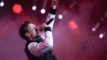 Bild: Clemens Bilan /dpa
DJ und Musikproduzent Felix Jaehn tritt am 8. Juni auf dem Elektrofestival "White Rabbit" in Weiden auf.