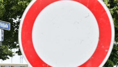 Bild: Petra Hartl
In Amberg ist die Ruoffstraße gesperrt. Nur Anlieger und Busse können hier durchfahren.