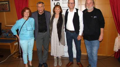 Bild: Udo Moser/exb
Sie haben den Abend der Kleinpartei "die Basis" gestaltet (von links): Isabel Graumann, Prof. Dr. Klaus Steger, Christine Roch, Hans Märkl und Claudio Stoiber.