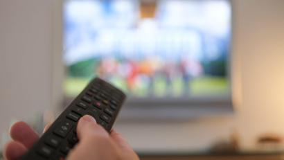 Bild: Bernd Weißbrod/dpa
Am 1. Juli endet das „Nebenkostenprivileg“, bei dem Vermieter die Kosten für TV-Anschlüsse auf die Mieter umlegen konnten.