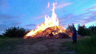 Archivbild: Andreas Eckert
Ein mächtiges Feuer gab es über Jahrzehnte hinweg am „Stoameierl“ zu bewundern – doch diese Tradition ist Geschichte.
