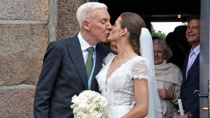 Bild: Lea Sarah Albert/dpa
H.P. Baxxter und seine frisch angetraute Ehefrau Sara nach der Hochzeit auf Sylt.