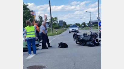 Bild: td
Unfall auf der Kreuzung: Zwei Motorräder stoßen zusammen.