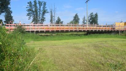 Bild: fz
Die "Brücke eins" an der Pirkmühle ist asbestbelastet. Die Entsorgung kostet.